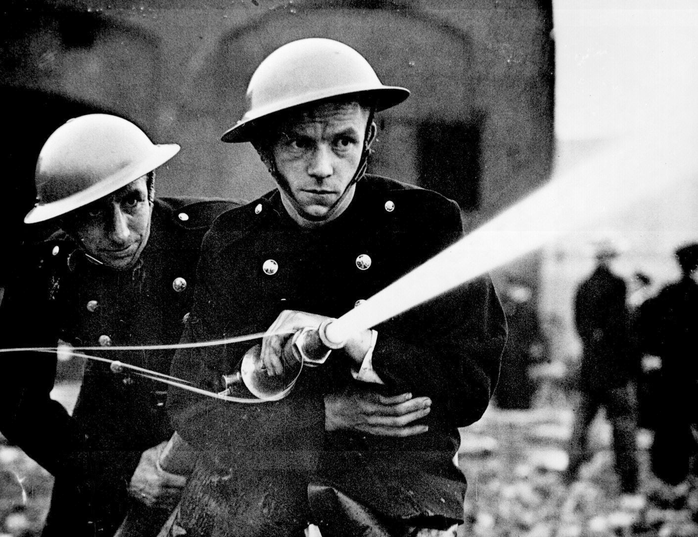 battle_of_britain_firefighting.jpg