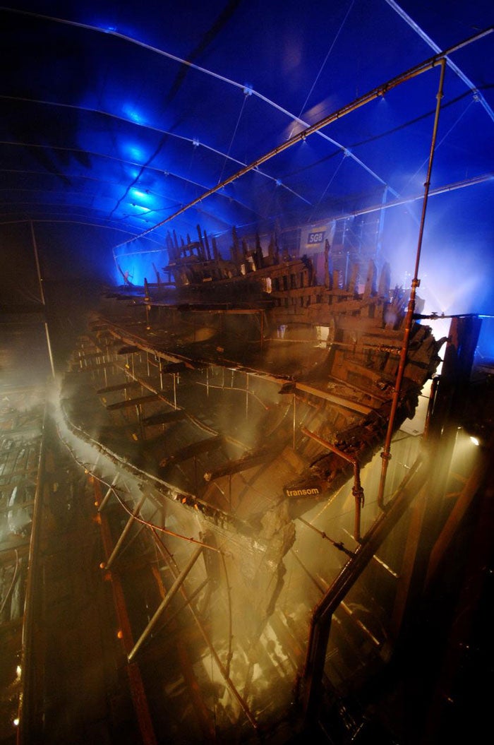 the-mary-rose-within-dry-dock-no-3-at-portsmouth-historic-dockyard-that-h.jpg