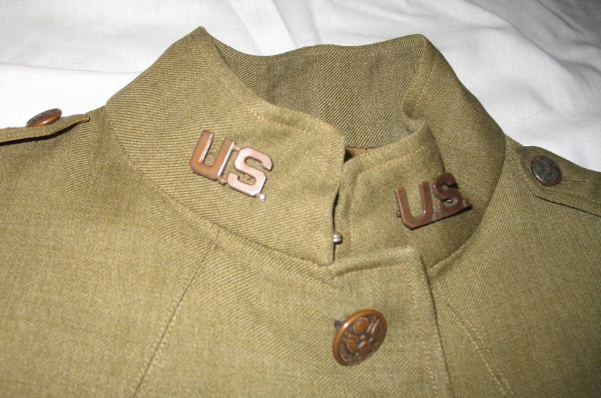 fig-4-lemay-collar-insignia.jpg