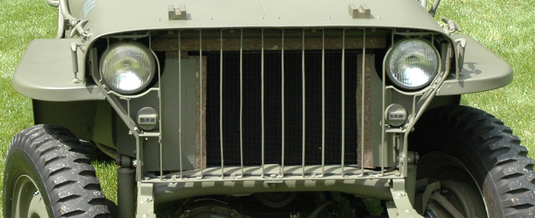 mb-slat-grille-garrick-smith-by-david-doylel-gs0509-177grille.jpg