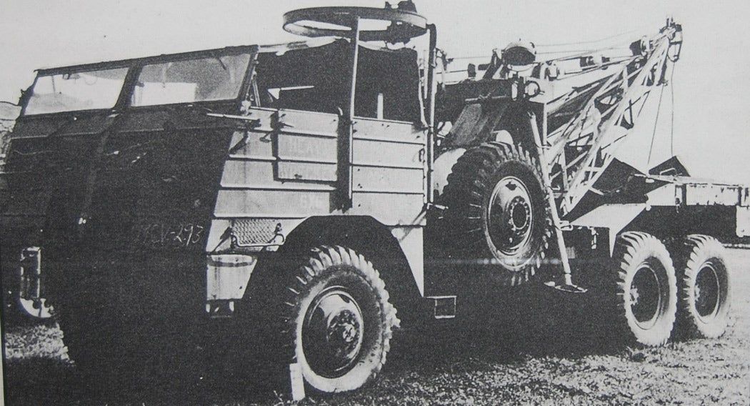 massive-military-wrecker-photo-01.jpg