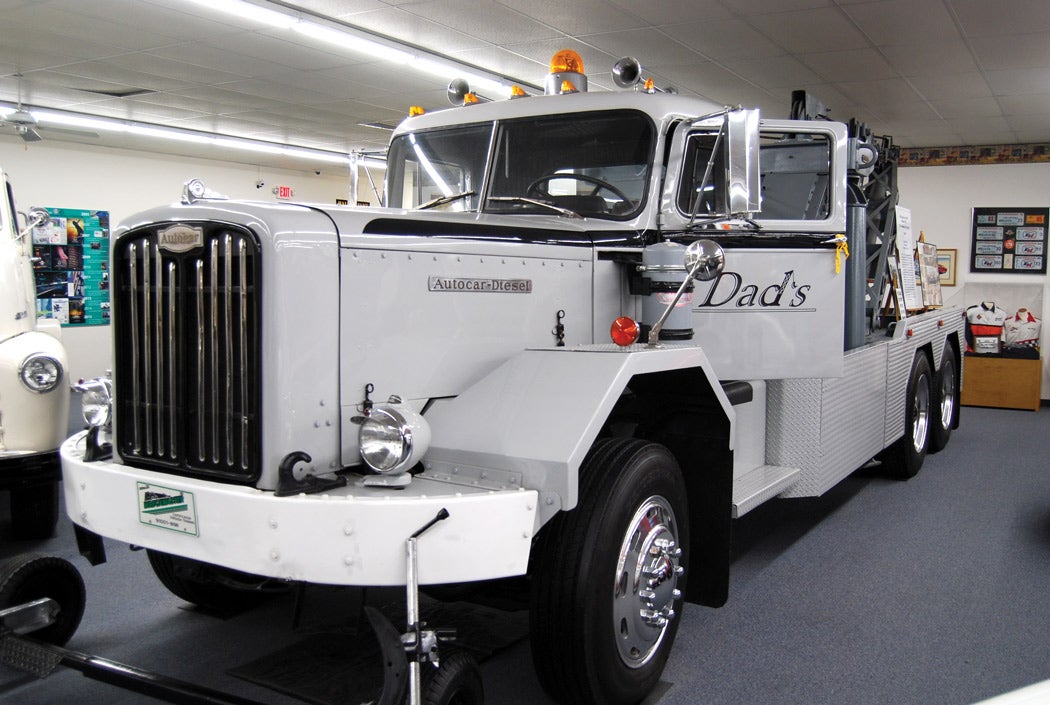 massive-military-wrecker-photo-10.jpg
