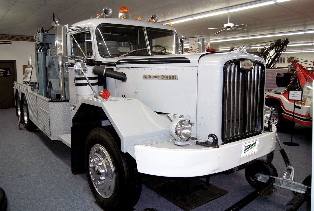 massive-military-wrecker-photo-12.jpg