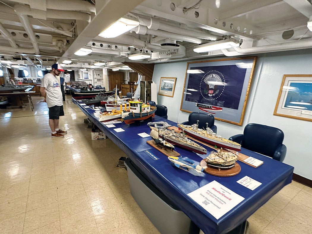 modelcon-4.jpg