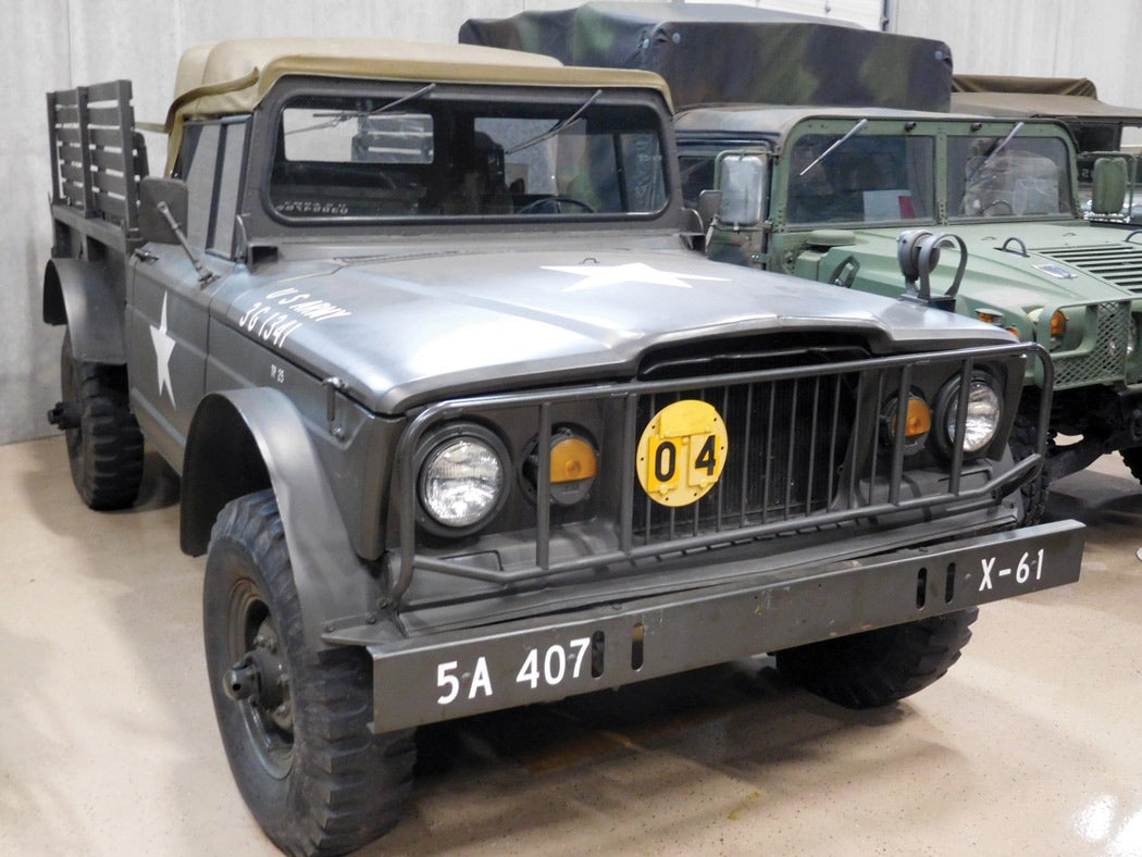 photo-07-kaiser-m715-cargo-truck.jpg