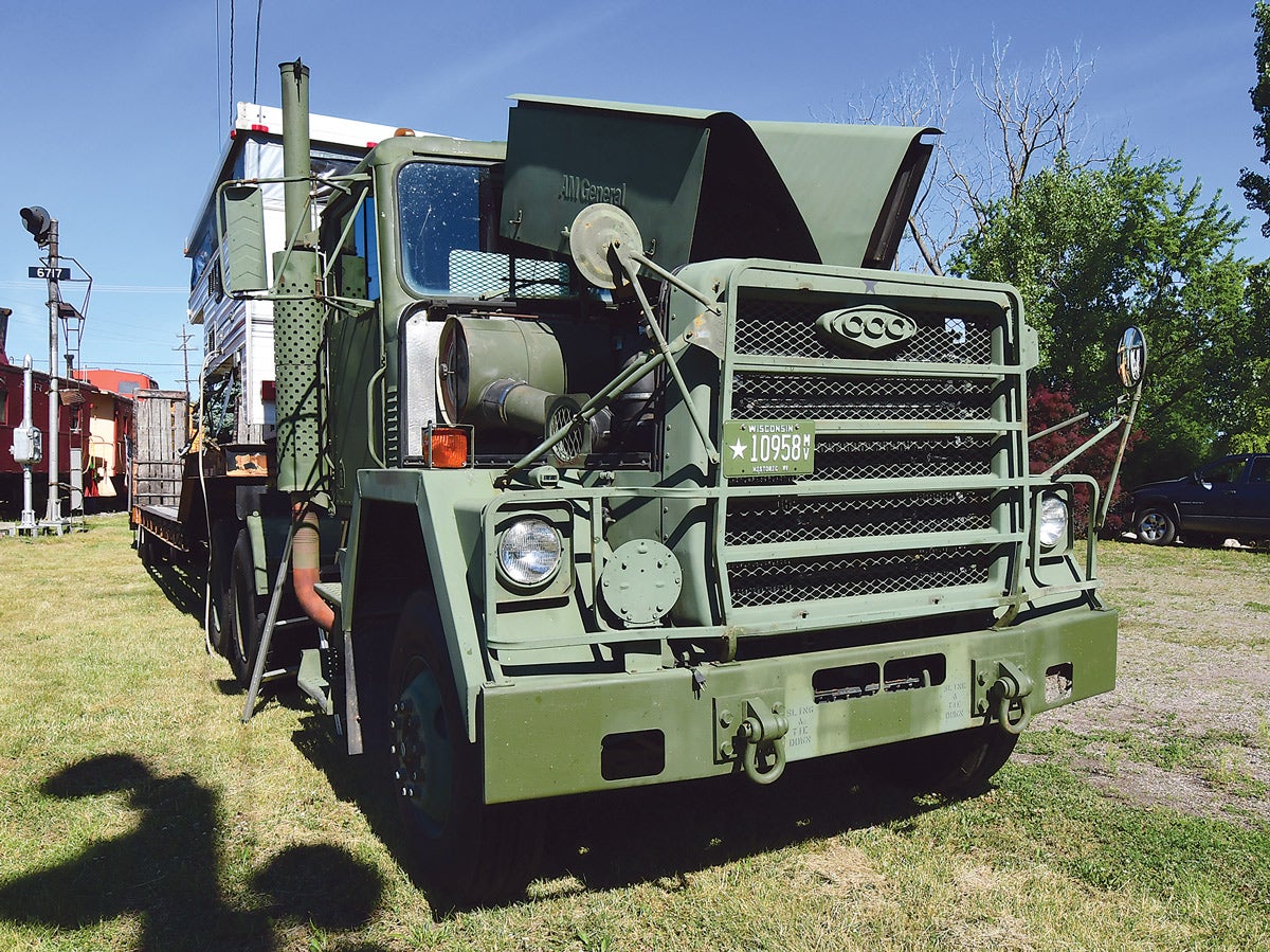 sri24-m915-rb-0828b-mv.jpg