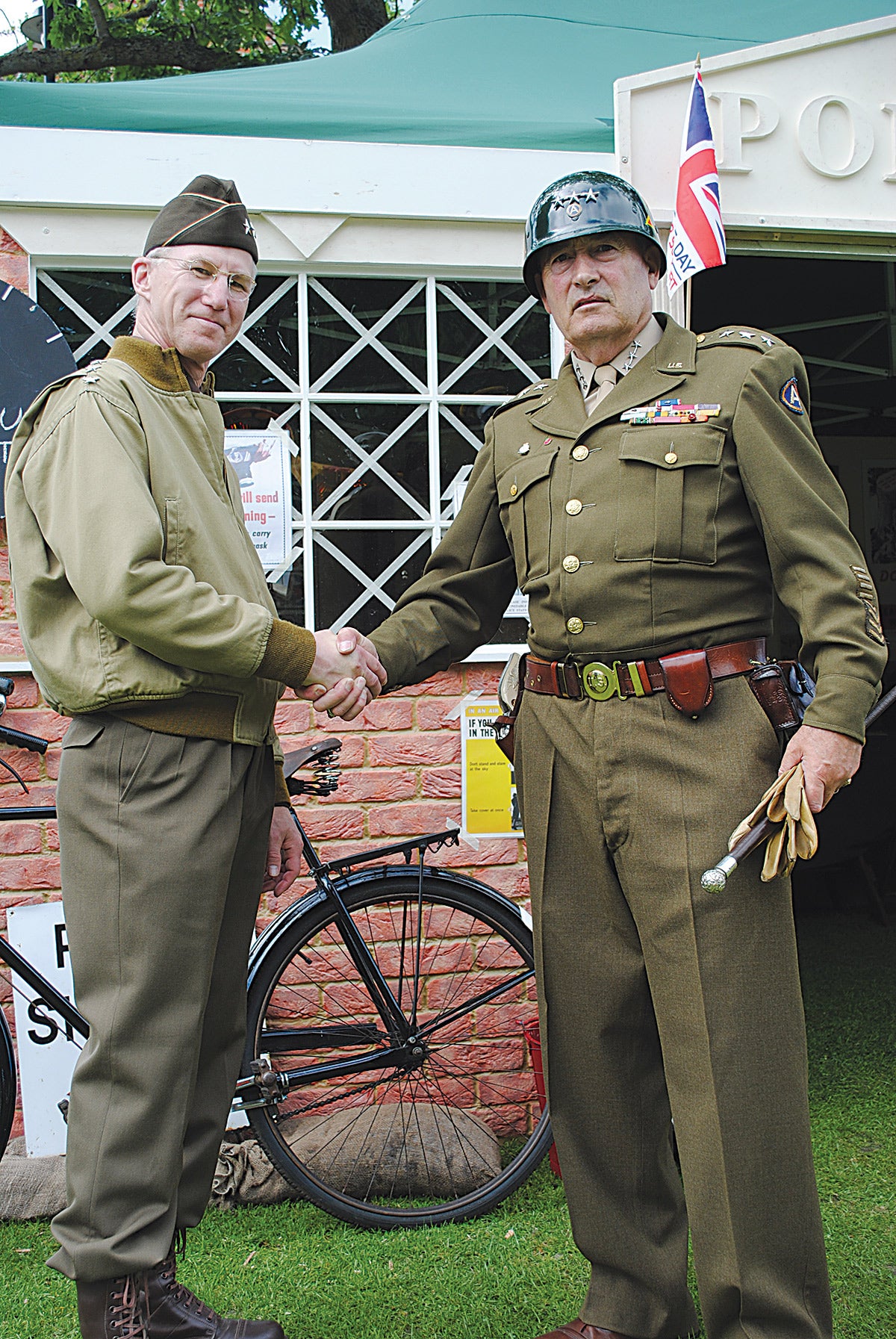 ff-15-omar-bradley-and-george-patton.jpg